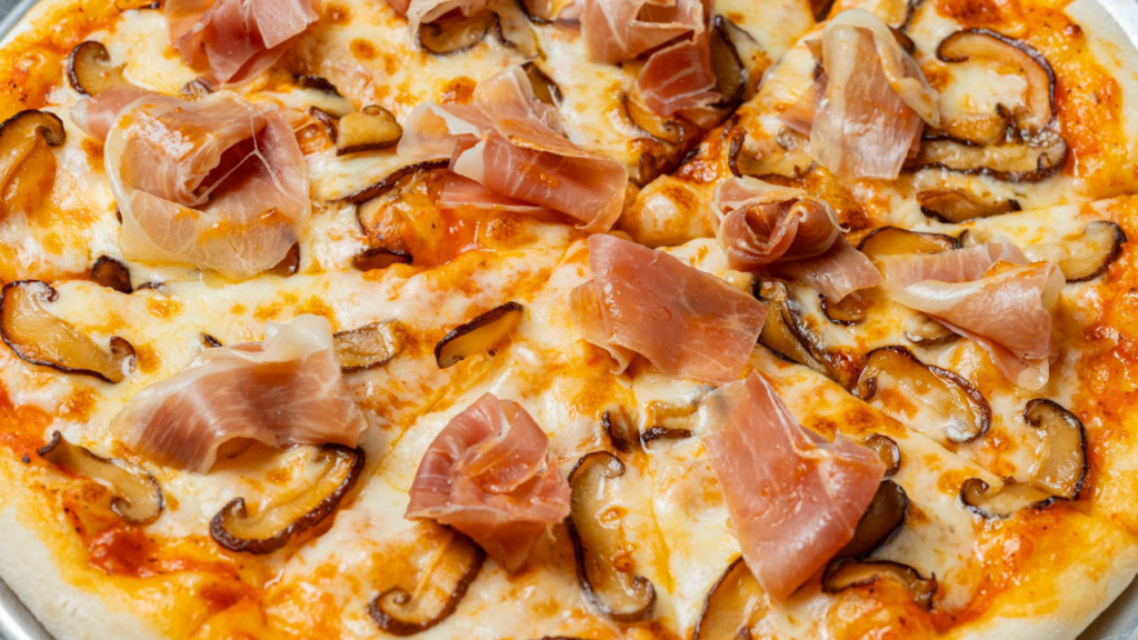 Pizza - Ham & Mushroom (Close-up)